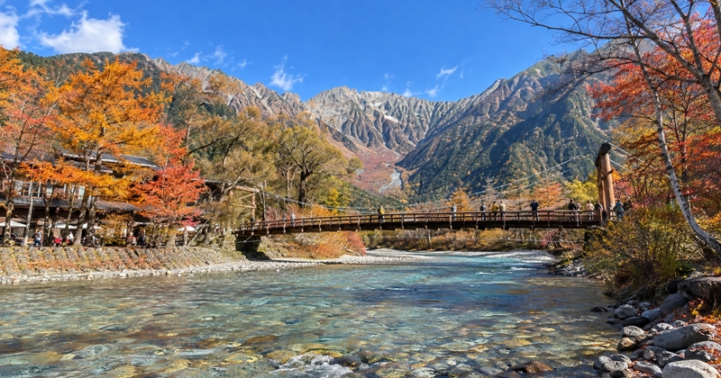 上高地の紅葉の見頃時期はいつからいつまで？